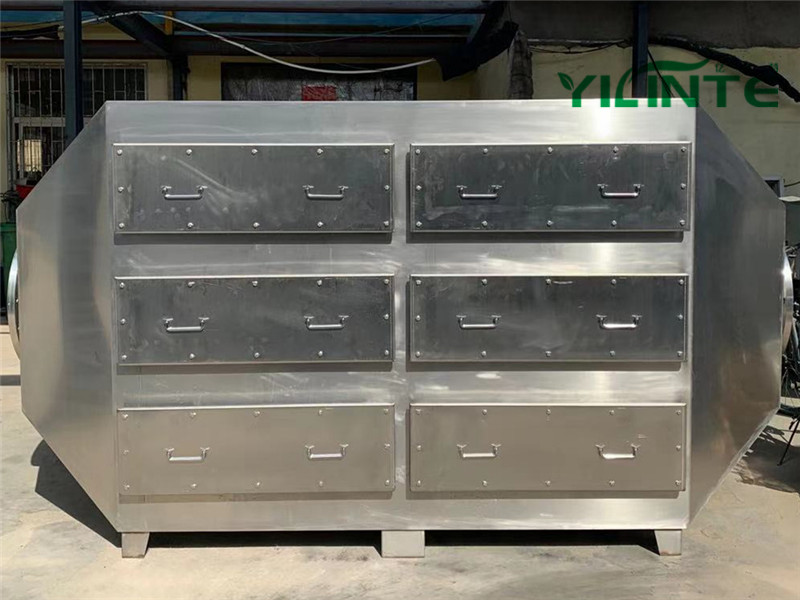 不銹鋼活性炭吸附箱準備發(fā)往山東某實業(yè)公司?